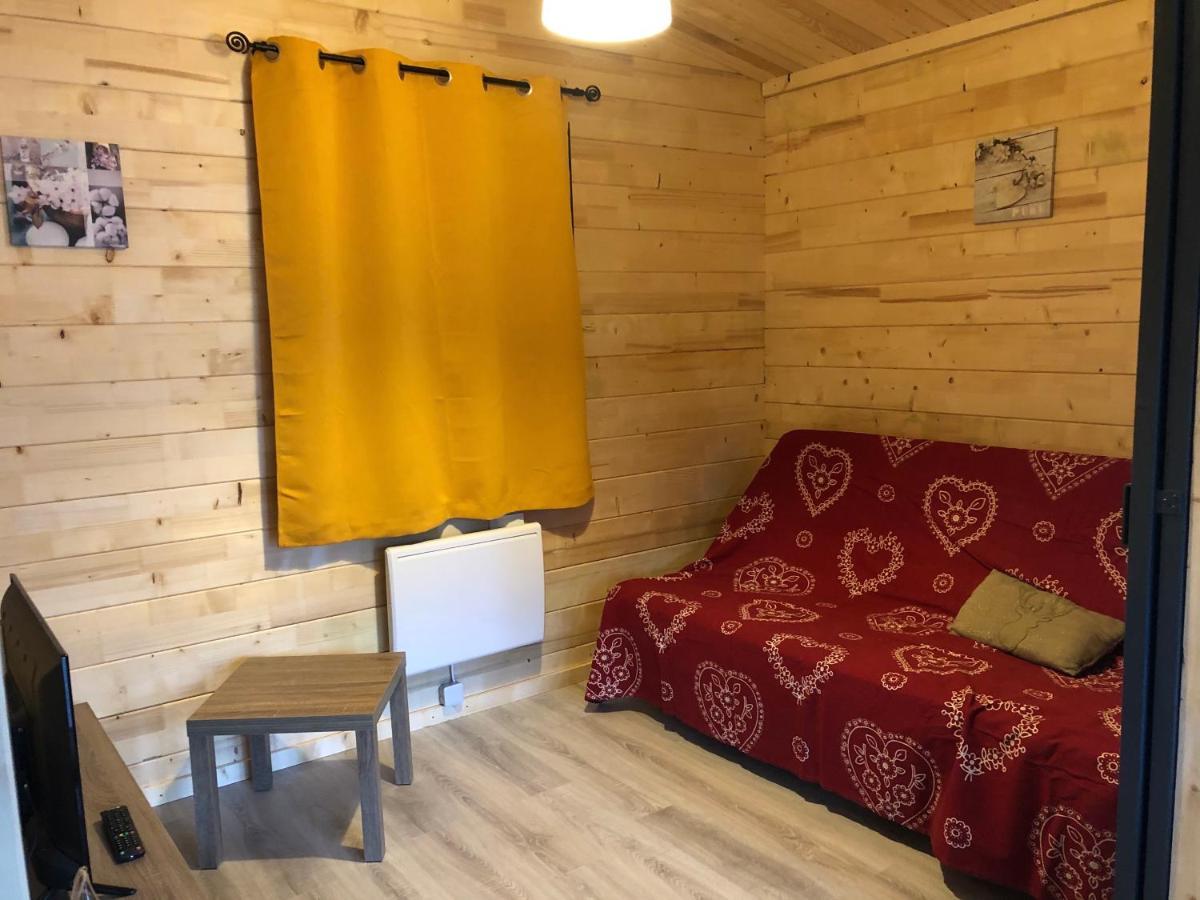 Parc Residentiel De Loisir : Le Loup Blanc Du Riou Hotel Barcelonnette Kültér fotó