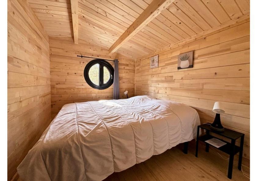 Parc Residentiel De Loisir : Le Loup Blanc Du Riou Hotel Barcelonnette Kültér fotó