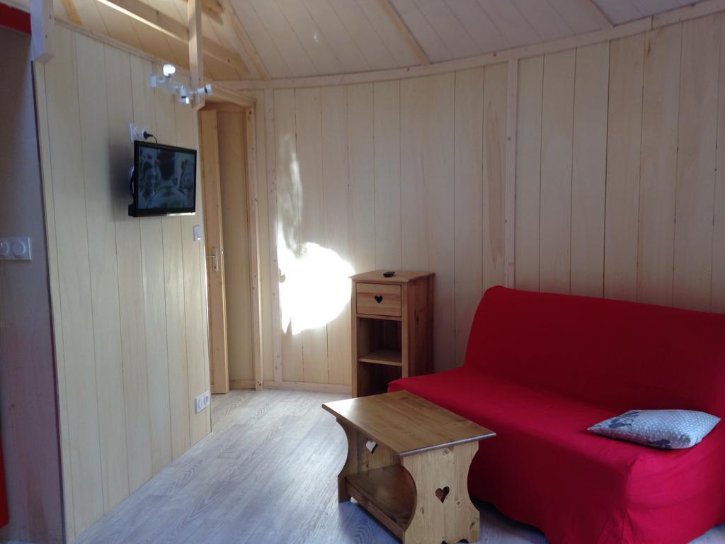 Parc Residentiel De Loisir : Le Loup Blanc Du Riou Hotel Barcelonnette Kültér fotó